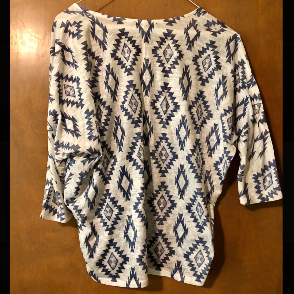 Forever 21 Aztec print top - Picture 2 of 2